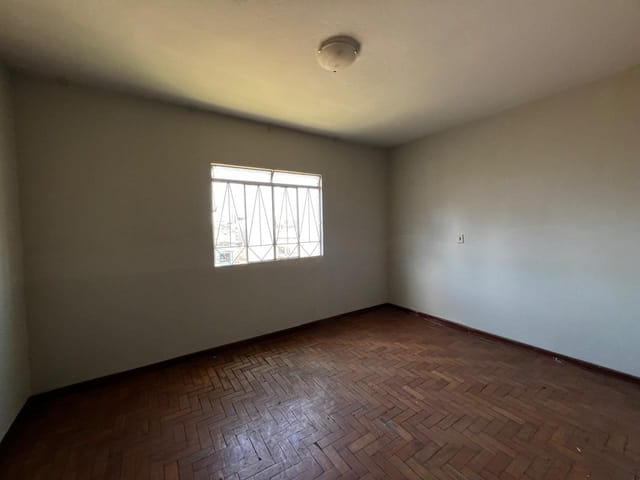 Casa 1 quarto e 1 banheiro, para alugar, no bairro Chácara Primavera I em Pouso Alegre