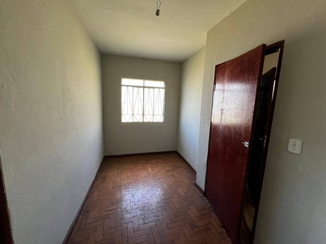 Casa 1 quarto e 1 banheiro, para alugar, no bairro Chácara Primavera I em Pouso Alegre