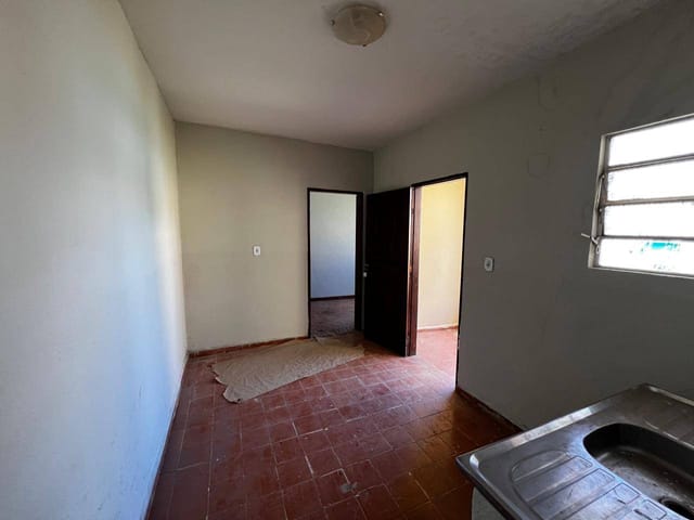 Casa 1 quarto e 1 banheiro, para alugar, no bairro Chácara Primavera I em Pouso Alegre
