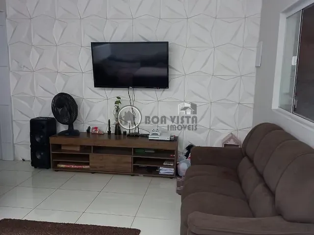 Casa 2 quartos e 1 banheiro, à venda, no bairro Parque Maria Helena em Suzano