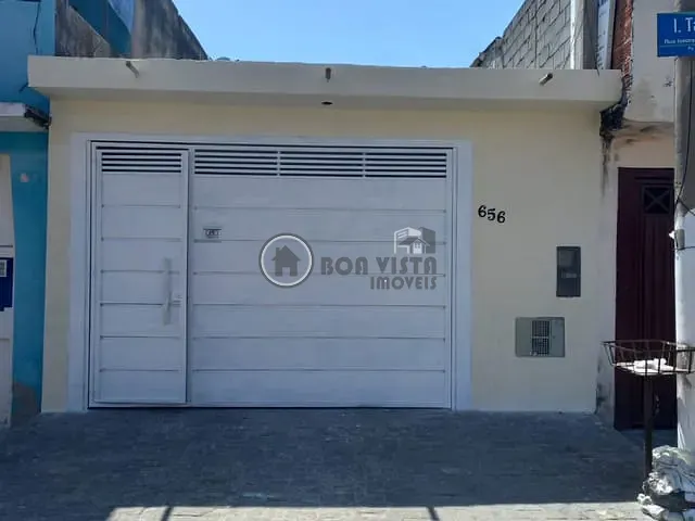 Casa 2 quartos e 1 banheiro, à venda, no bairro Parque Maria Helena em Suzano