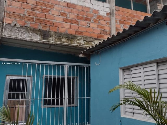 Casa 2 quartos e 1 banheiro, à venda, no bairro Jardim Suzanópolis em Suzano