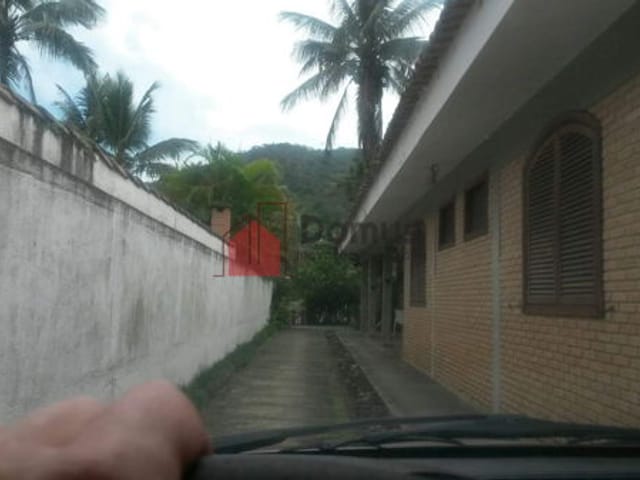Casa com 750m², à venda, no bairro Silop em Ubatuba