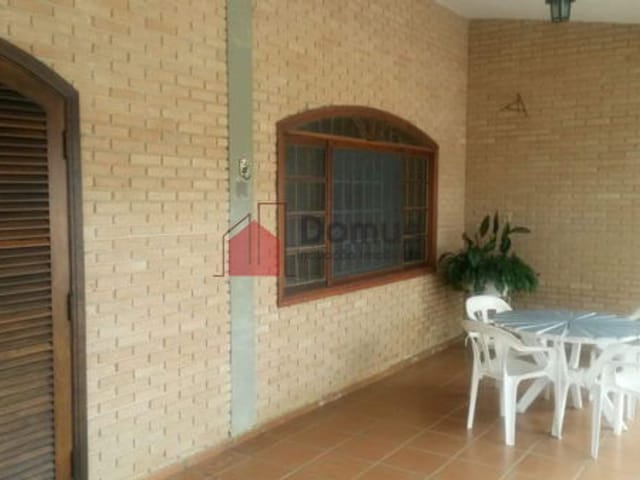Casa com 750m², à venda, no bairro Silop em Ubatuba