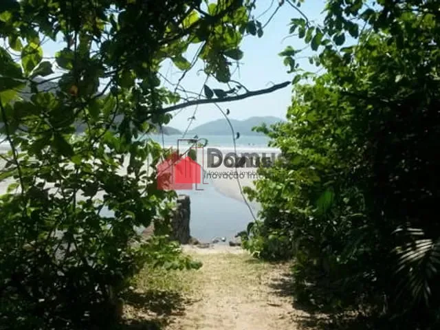 Casa com 750m², à venda, no bairro Silop em Ubatuba