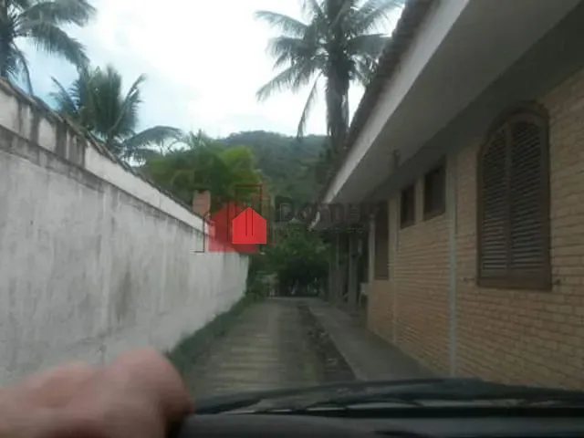 Casa com 750m², à venda, no bairro Silop em Ubatuba