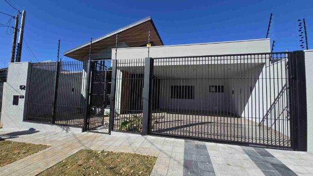 Casa 3 quartos e 4 banheiros, à venda, no bairro Jardim Real em Maringá