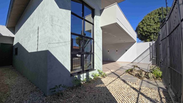 Casa 3 quartos e 4 banheiros, à venda, no bairro Jardim Real em Maringá
