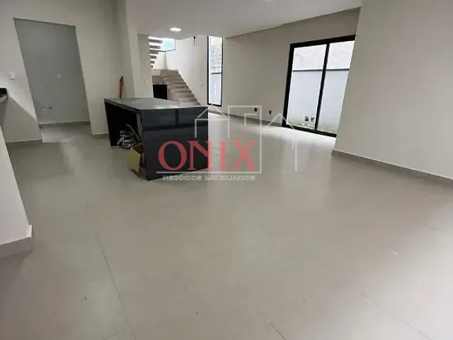 Casa com 250m² 3 quartos e 4 banheiros, à venda, no bairro Cézar de Souza em Mogi das Cruzes
