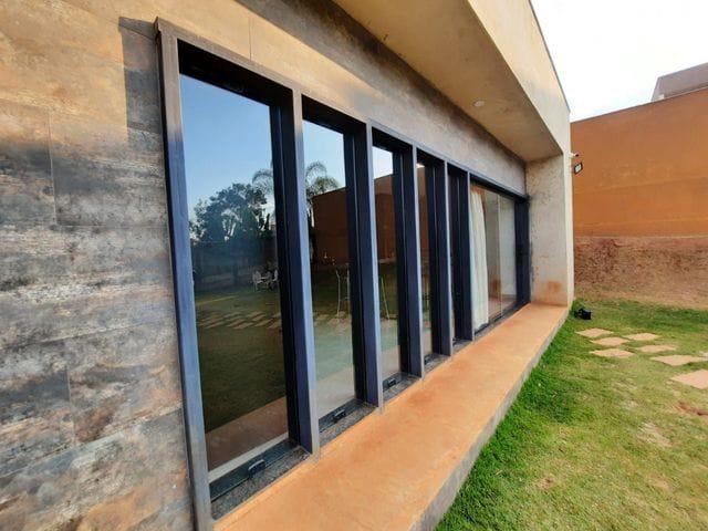 Foto do Casa - Casa Decorada e Planejada em Condomínio à venda, Cozinha Gourmet com Ilha, Sala, Quarto, Suíte, Banho, Com armários, Caio Gregory, Itatiaiuçu, MG | REALLE SOLUÇÕES IMOBILIÁRIAS INTEGRADAS