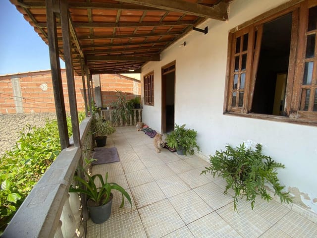 Casa 3 quartos e 1 banheiro, à venda, no bairro Belo Vale em Santa Luzia