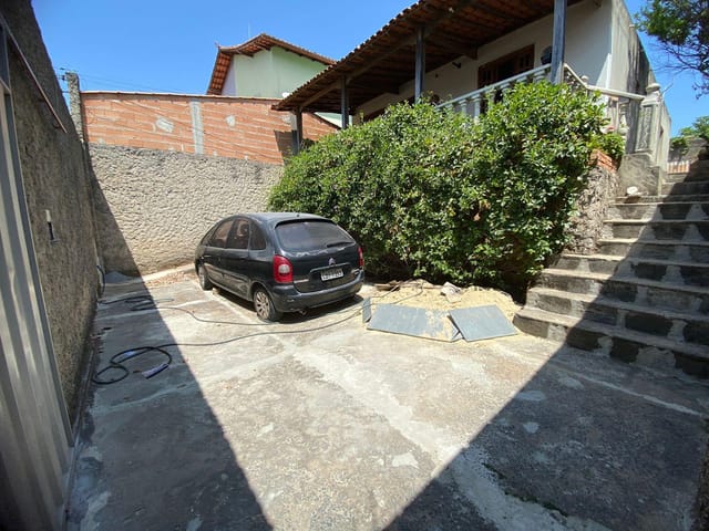 Casa 3 quartos e 1 banheiro, à venda, no bairro Belo Vale em Santa Luzia