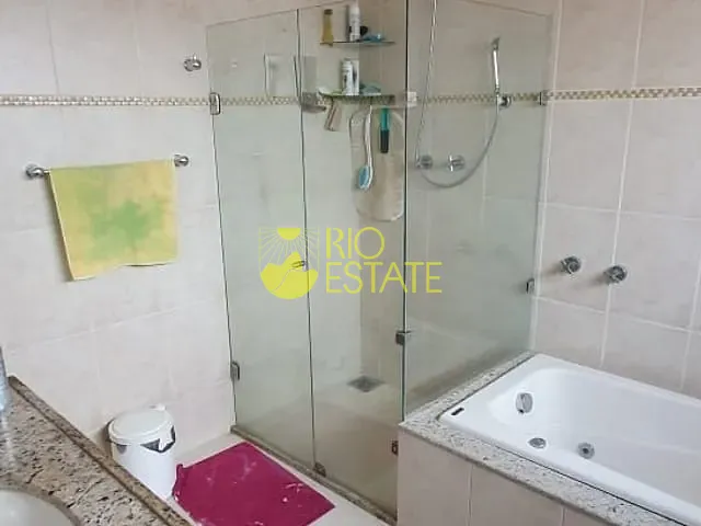Casa com 327m² 3 quartos e 5 banheiros, à venda, no bairro Loteamento Bondarovshy em Quatis