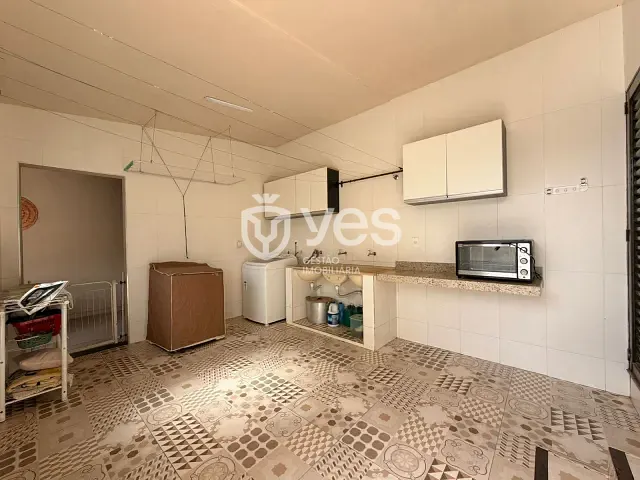 Casa 4 quartos e 2 banheiros, à venda, no bairro Centro em Araxá
