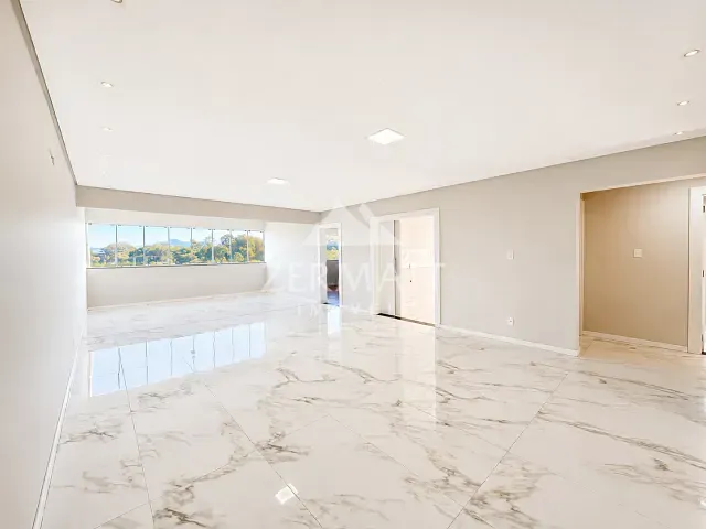 Casa com 327m² 10 quartos e 8 banheiros, à venda, no bairro Fortaleza em Blumenau