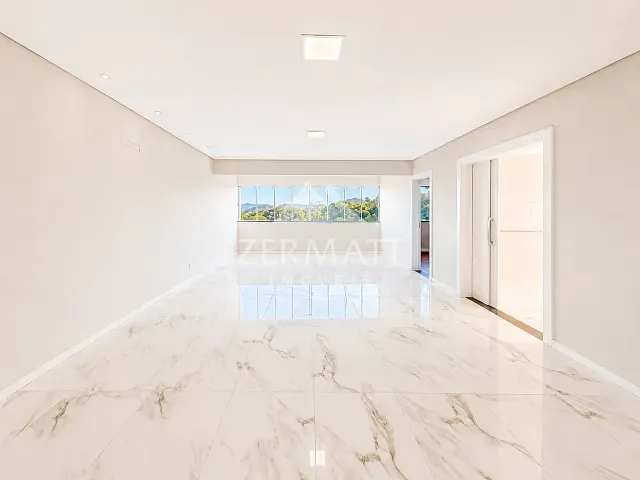 Casa com 327m² 10 quartos e 8 banheiros, à venda, no bairro Fortaleza em Blumenau