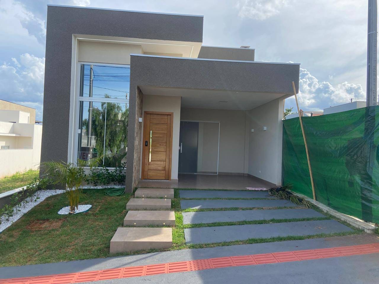 Casa à venda com 3 quartos, 112m² - Foto 1