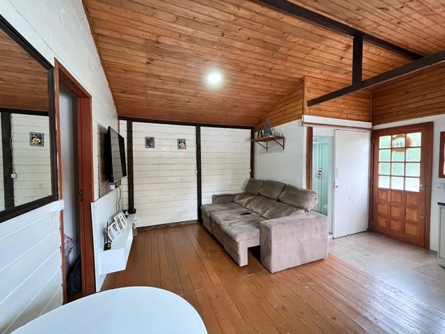 Casa com 396m² 2 quartos e 1 banheiro, à venda, no bairro Ingleses Norte em Florianópolis