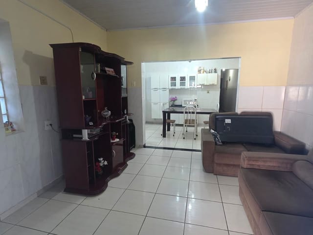 Casa com 200m² 2 quartos e 1 banheiro, à venda, no bairro Vila Mogilar em Mogi das Cruzes