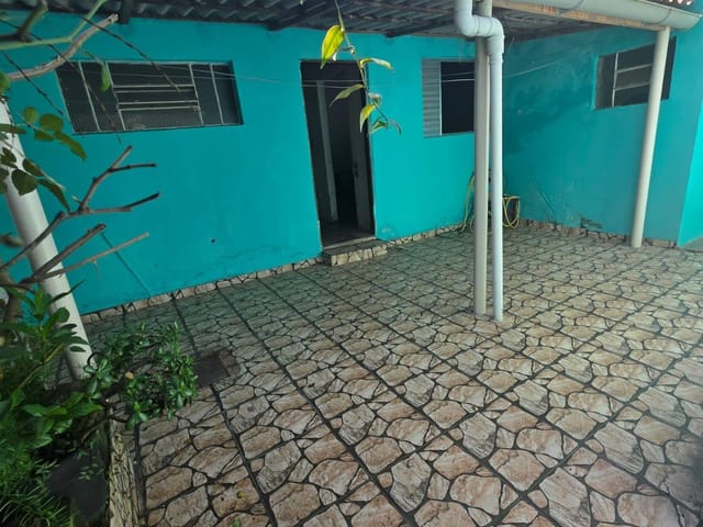 Casa com 200m² 2 quartos e 1 banheiro, à venda, no bairro Vila Mogilar em Mogi das Cruzes