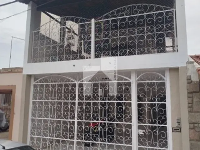 Casa com 183m² 4 quartos e 3 banheiros, à venda, no bairro Vila Vianelo em Jundiaí