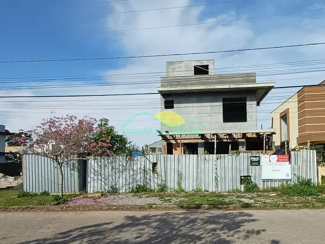Casa 2 quartos e 3 banheiros, à venda, no bairro Ribeirão da Ilha em Florianópolis