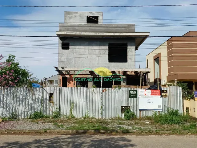 Casa 2 quartos e 3 banheiros, à venda, no bairro Ribeirão da Ilha em Florianópolis