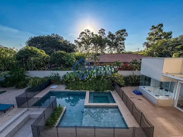 Casa com 1018m² 4 quartos e 6 banheiros, à venda, no bairro Joapiranga em Valinhos