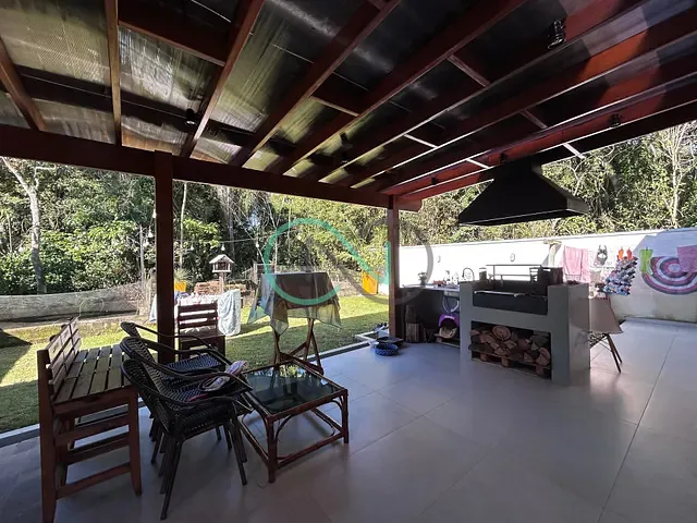 Casa com 300m² 2 quartos e 1 banheiro, à venda, no bairro Centenário em Sapiranga