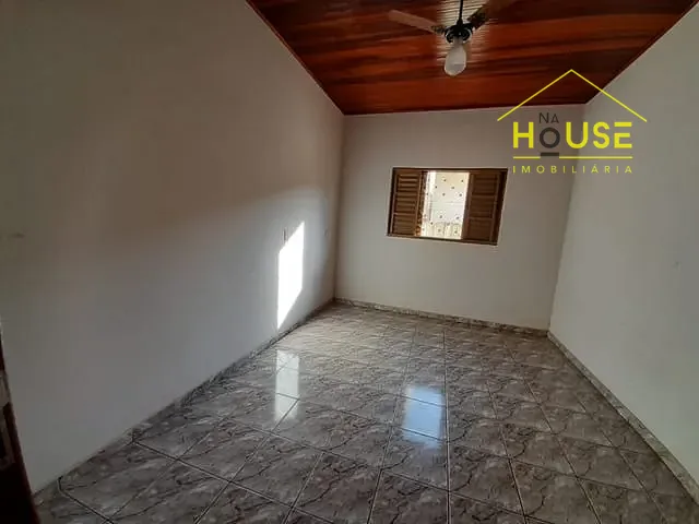 Casa com 360m², à venda, no bairro Pozzobon em Votuporanga