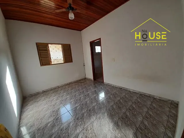 Casa com 360m², à venda, no bairro Pozzobon em Votuporanga