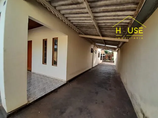 Casa com 360m², à venda, no bairro Pozzobon em Votuporanga