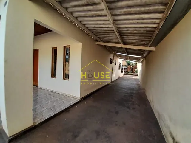 Casa com 360m², à venda, no bairro Pozzobon em Votuporanga