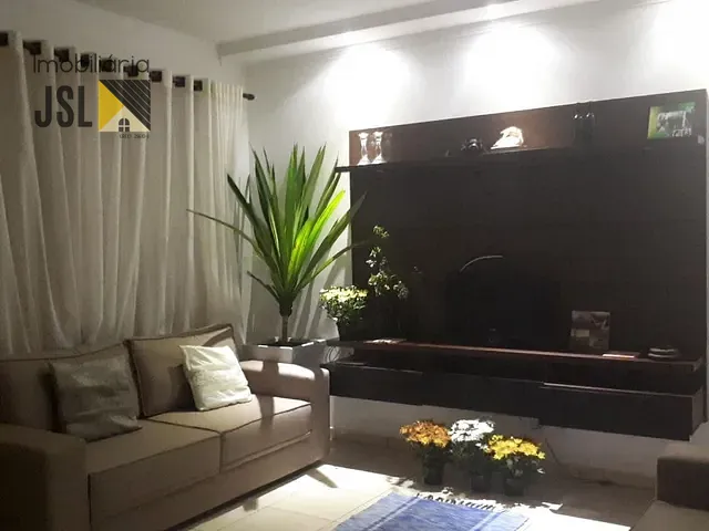 Casa com 175m² 2 quartos e 2 banheiros, à venda, no bairro Parque Residencial Santo André em Caçapava