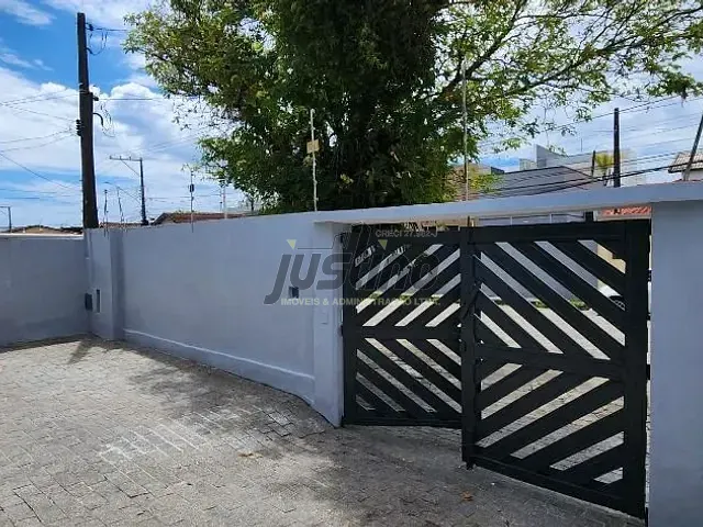 Casa com 295m² 3 quartos e 1 banheiro, à venda, no bairro Vila São Paulo em Itanhaém