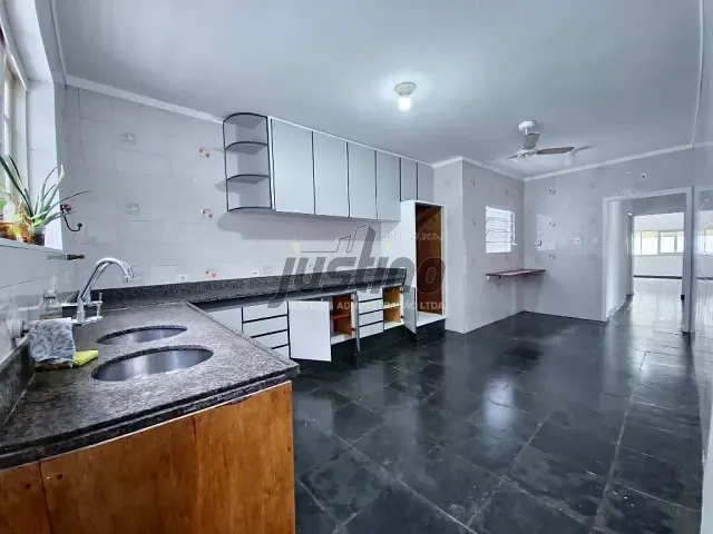 Casa com 295m² 3 quartos e 1 banheiro, à venda, no bairro Vila São Paulo em Itanhaém