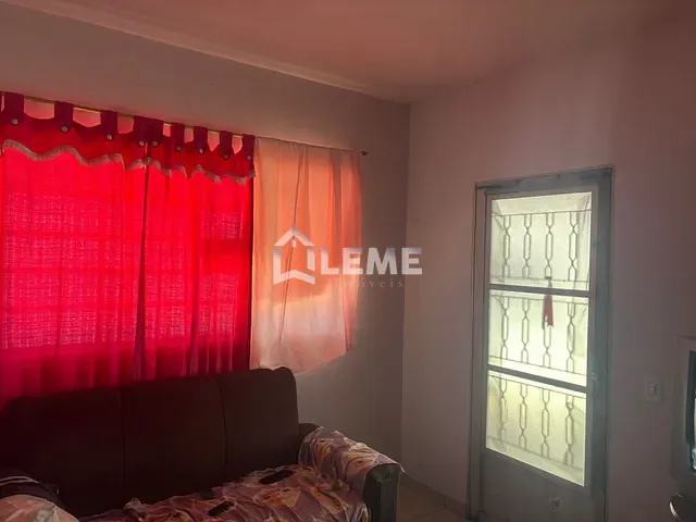 Casa com 300m² 2 quartos e 1 banheiro, à venda, no bairro Vila Santa Rosa em Mococa