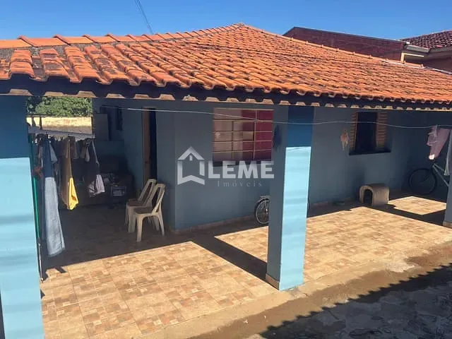 Casa com 300m² 2 quartos e 1 banheiro, à venda, no bairro Vila Santa Rosa em Mococa