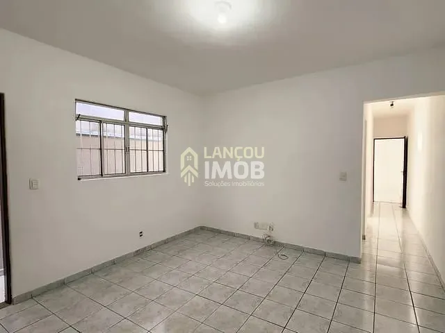 Casa 3 quartos e 2 banheiros, à venda, no bairro Tulipas em Jundiaí