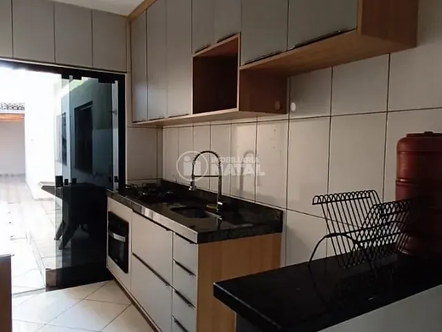 Casa com 85m² 3 quartos e 2 banheiros, para alugar, no bairro Jardim Graziela em Londrina