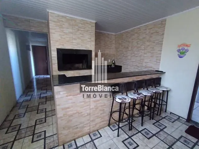 Casa com 495m² 3 quartos e 2 banheiros, à venda, no bairro Cará-Cará em Ponta Grossa