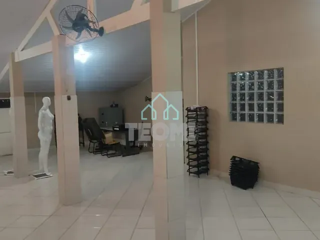 Casa com 250m² 4 quartos e 3 banheiros, à venda, no bairro CECAP em Taubaté