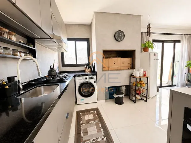 Casa 3 quartos e 3 banheiros, à venda, no bairro Laranjal em Pelotas