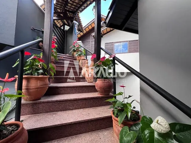 Casa com 600m² 4 quartos e 4 banheiros, à venda, no bairro Fazenda em Itajaí