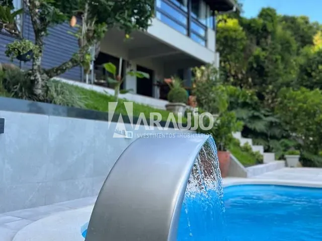 Casa com 600m² 4 quartos e 4 banheiros, à venda, no bairro Fazenda em Itajaí