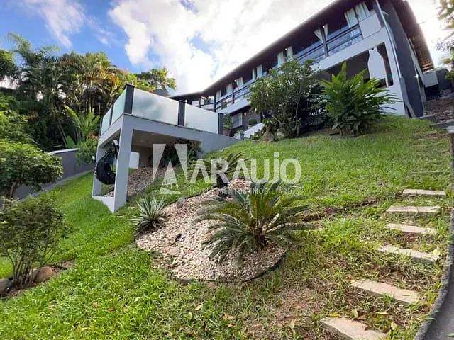 Casa com 600m² 4 quartos e 4 banheiros, à venda, no bairro Fazenda em Itajaí