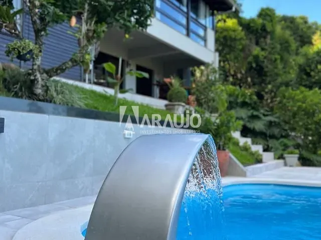 Casa com 600m² 4 quartos e 4 banheiros, à venda, no bairro Fazenda em Itajaí