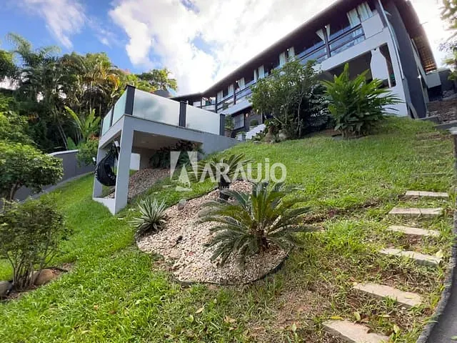 Casa com 600m² 4 quartos e 4 banheiros, à venda, no bairro Fazenda em Itajaí