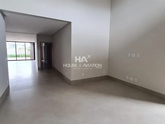 Casa com 496m² 4 quartos e 6 banheiros, à venda, no bairro Portal do Sol Green em Goiânia