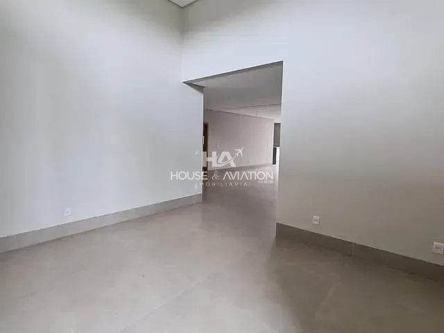 Casa com 496m² 4 quartos e 6 banheiros, à venda, no bairro Portal do Sol Green em Goiânia